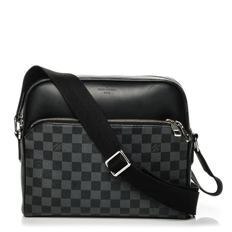 dayton reporter pm louis vuitton|Louis Vuitton Dayton Reporter PM Damier Graphite Messenger bag.